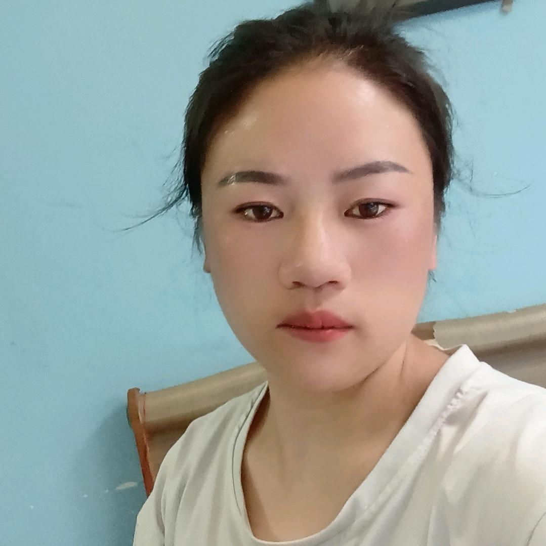 单亲妈带两个女儿
