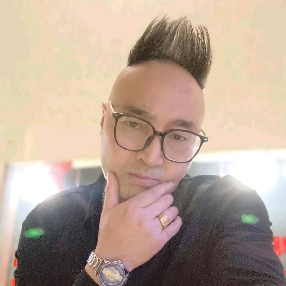 酒是粮食精.越喝越年轻。