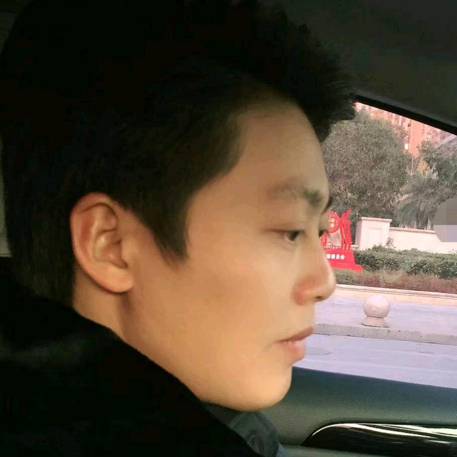 玩树兜兜的小李哥