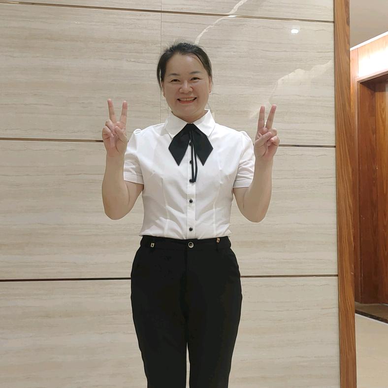 水碧木青（月儿）