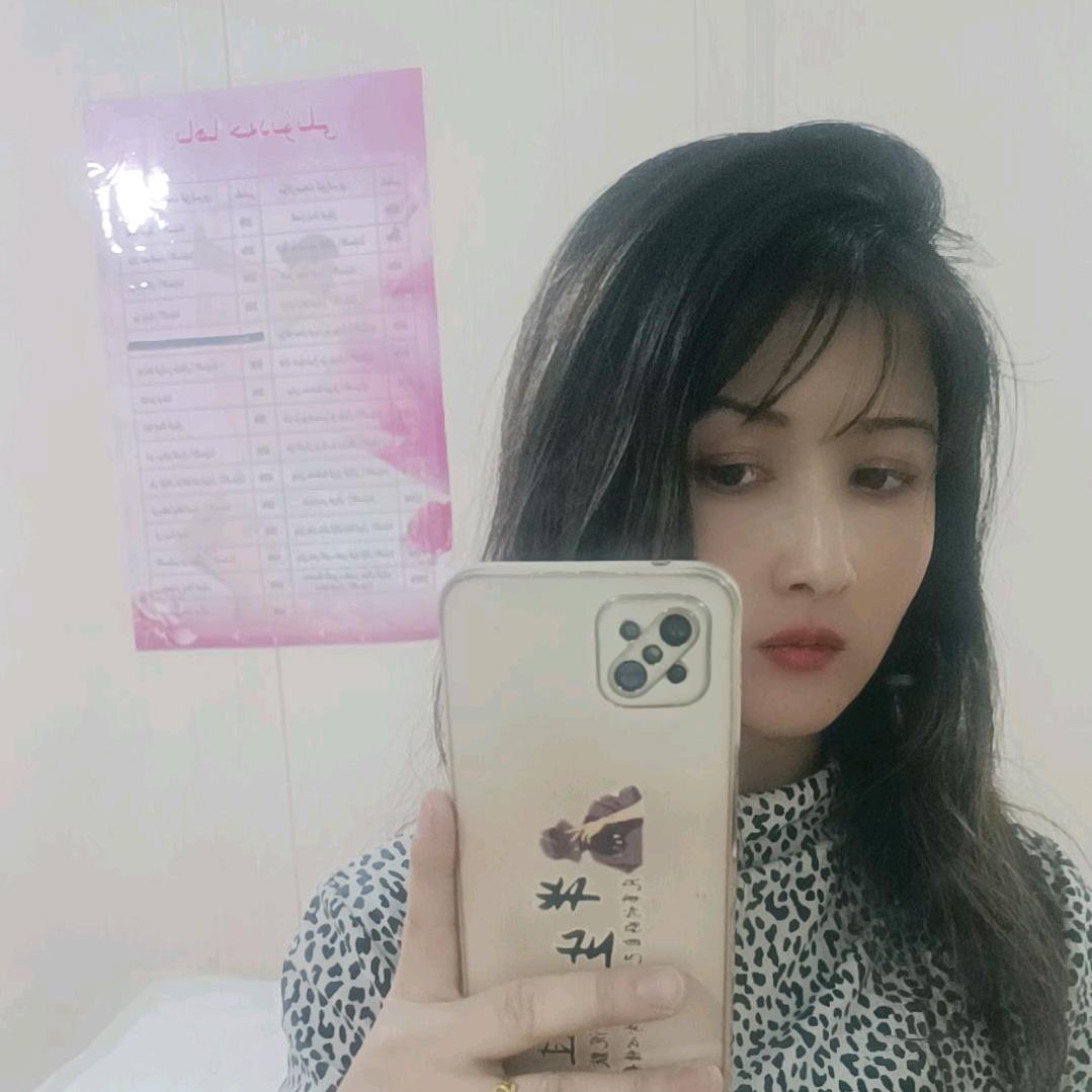 阿依尼少
