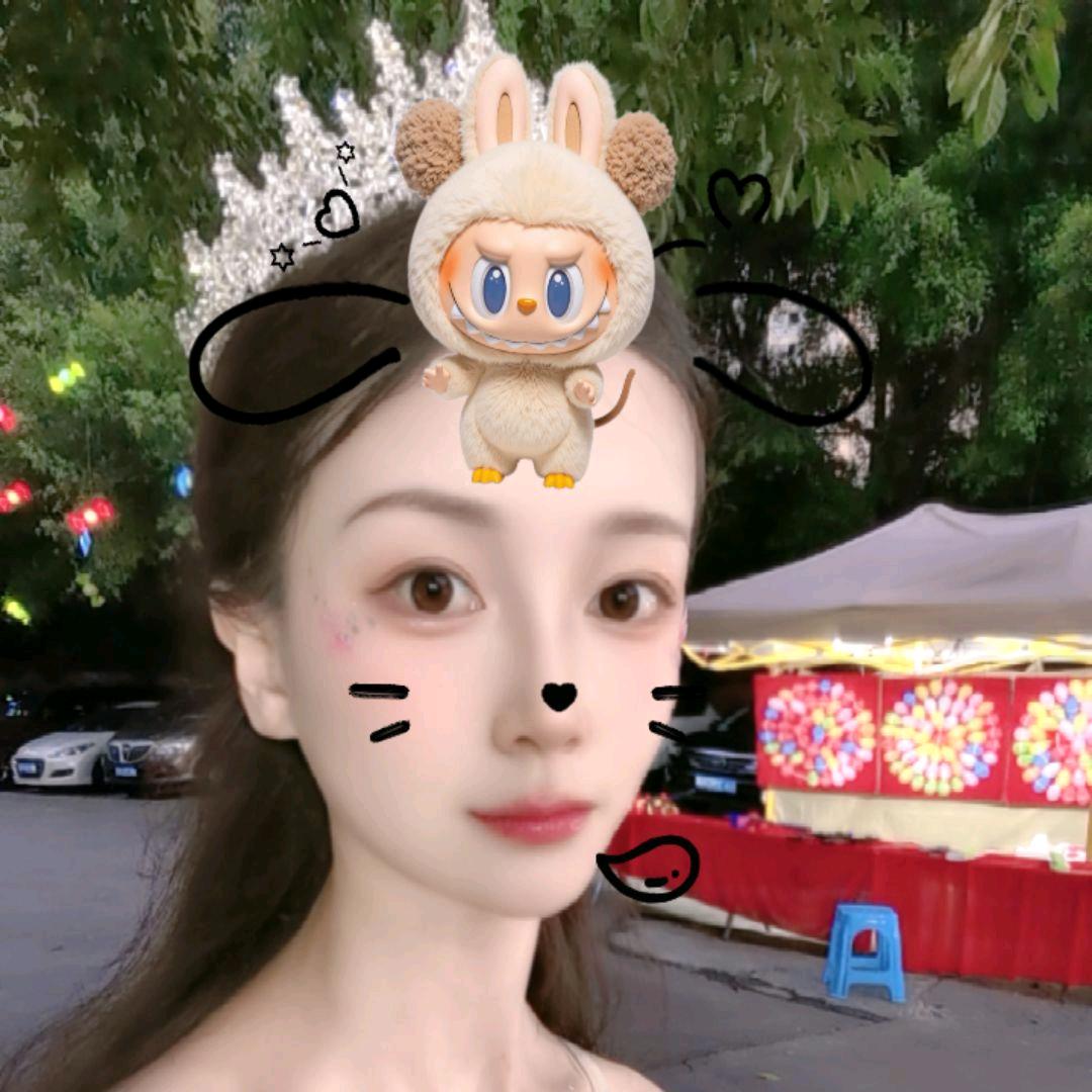 美发美甲的美少妇