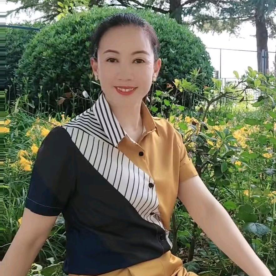 阳光下的小雨滴