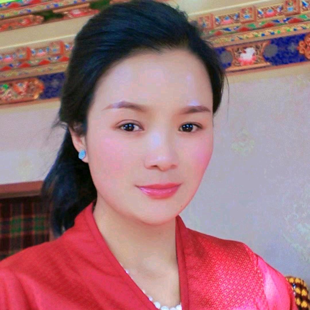 拉孜央德格桑曲珍