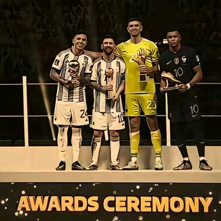 D 😊 J  😜C   😘  D