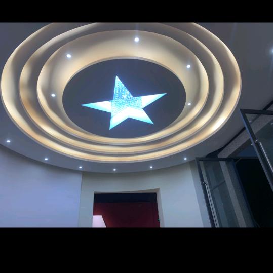 黎明一跳，富婆尖叫