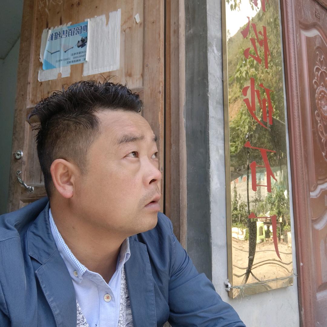 李泓毅