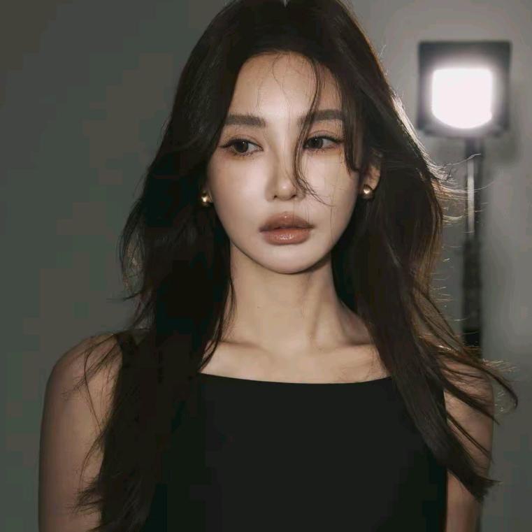 王智妍～时尚穿搭