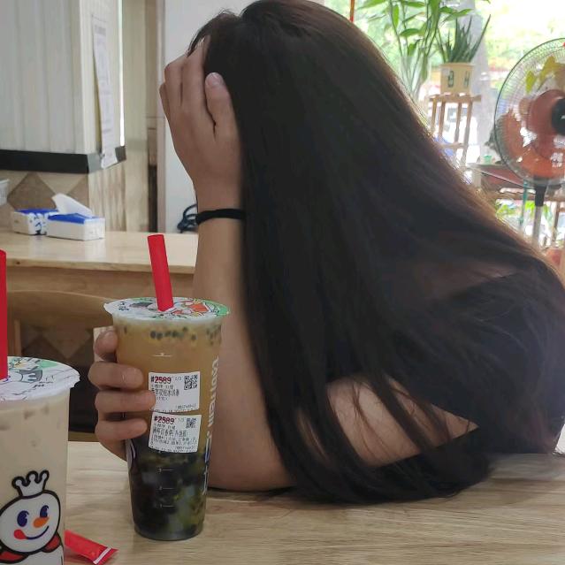 你脸红了