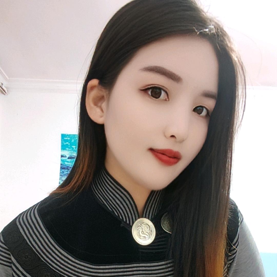 设计哈尼服装上要的扣子