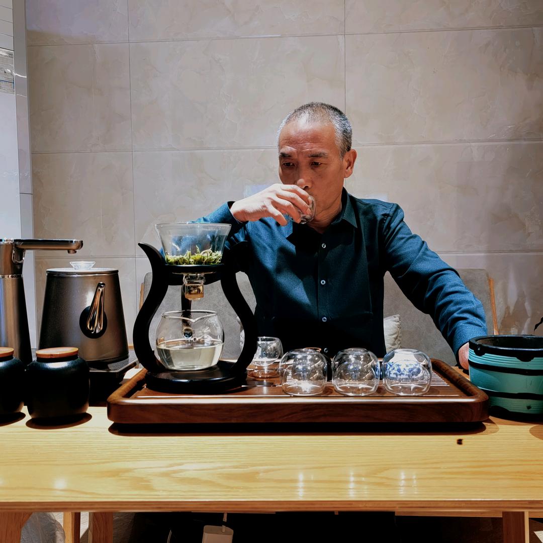 东江湖的云和水