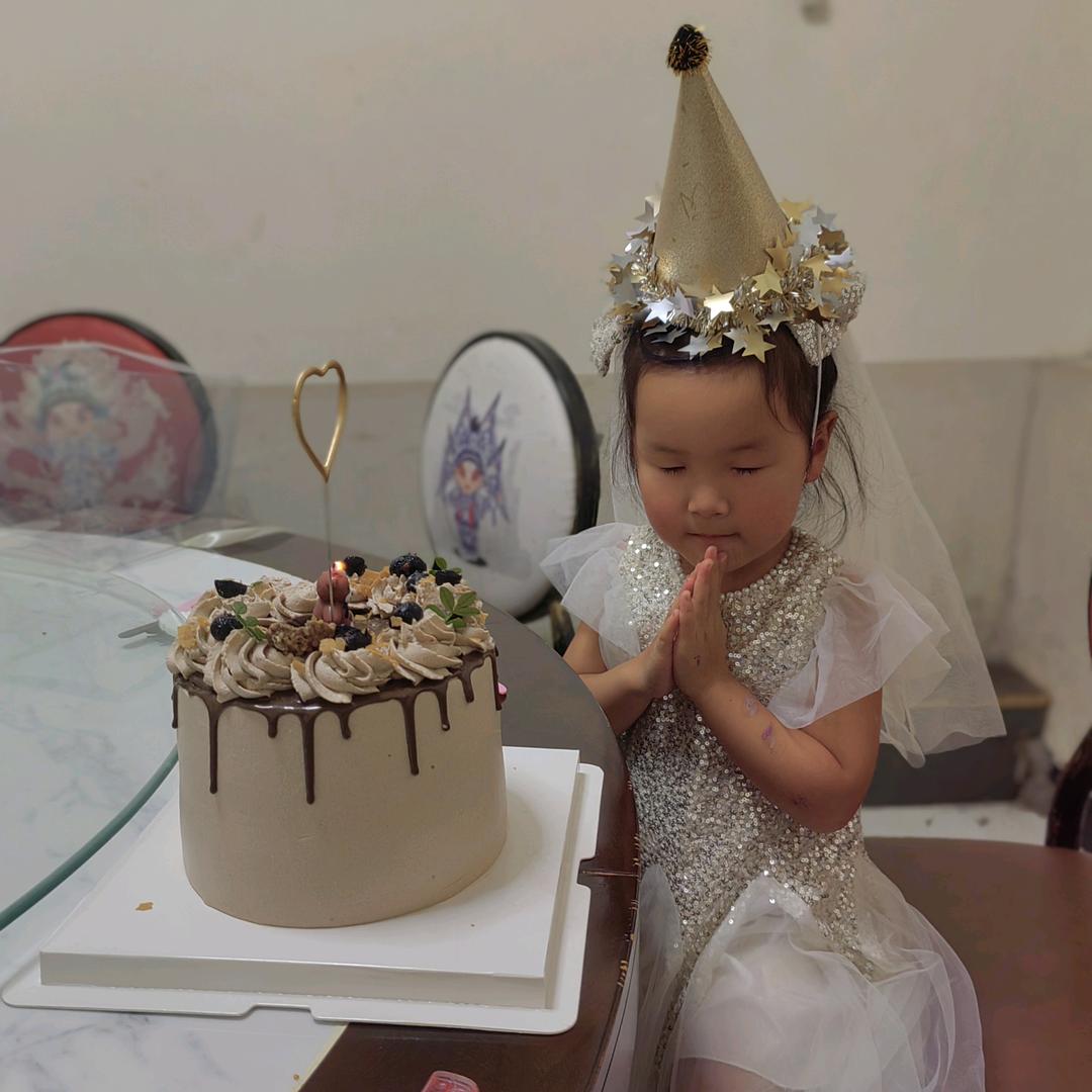 欣欣吖
