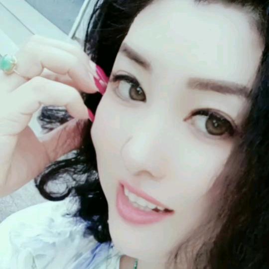 幽兰自赏