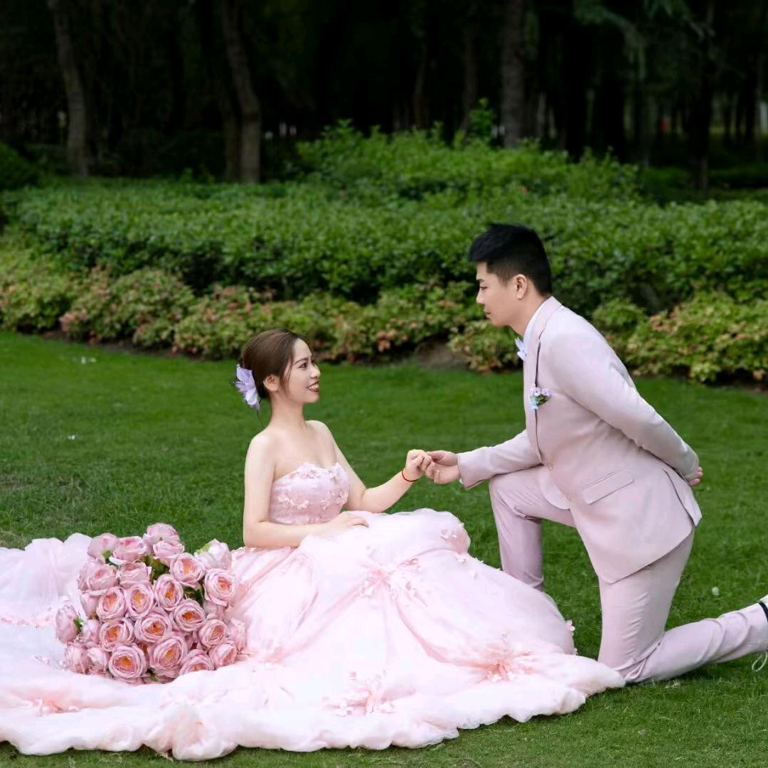 ELIAUK （连赞拉黑）