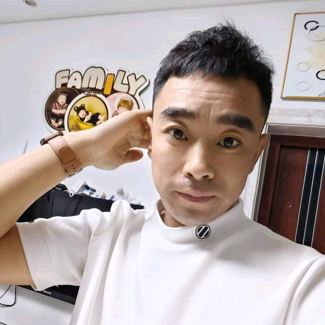 努力的小狮子