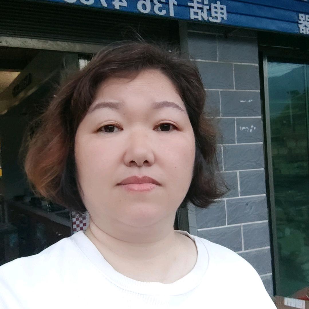 爱莲湖市场五金店莲姐