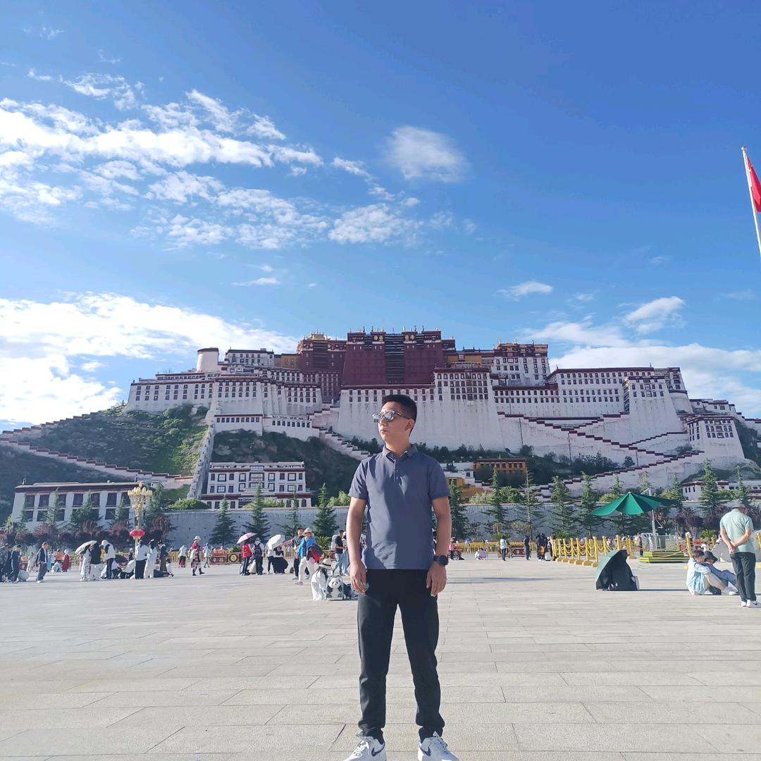 李宇