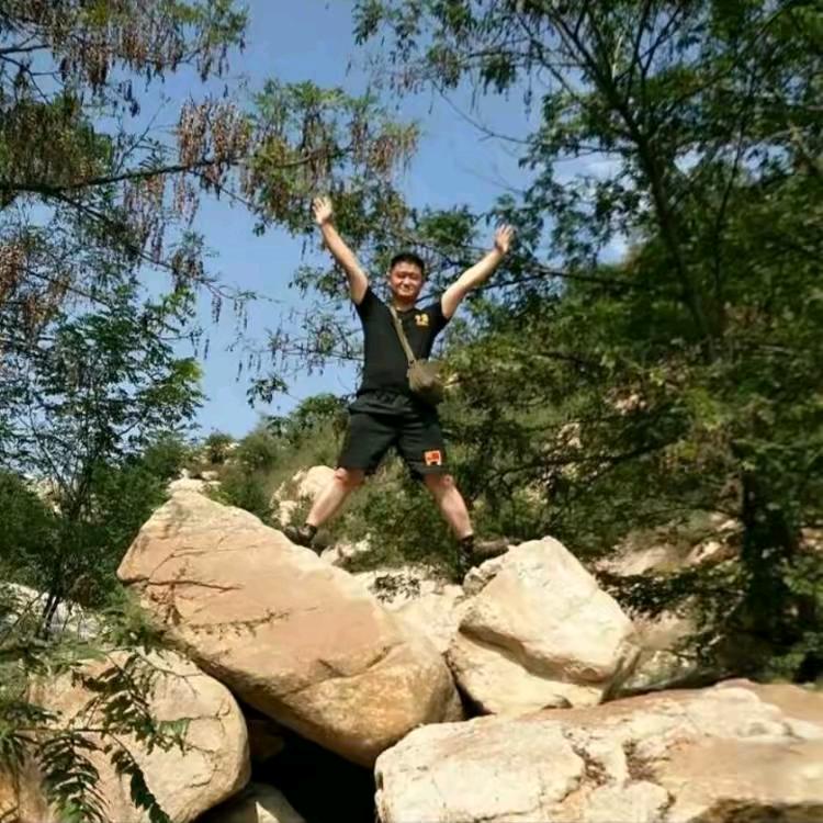 爱唱歌的笨小孩儿