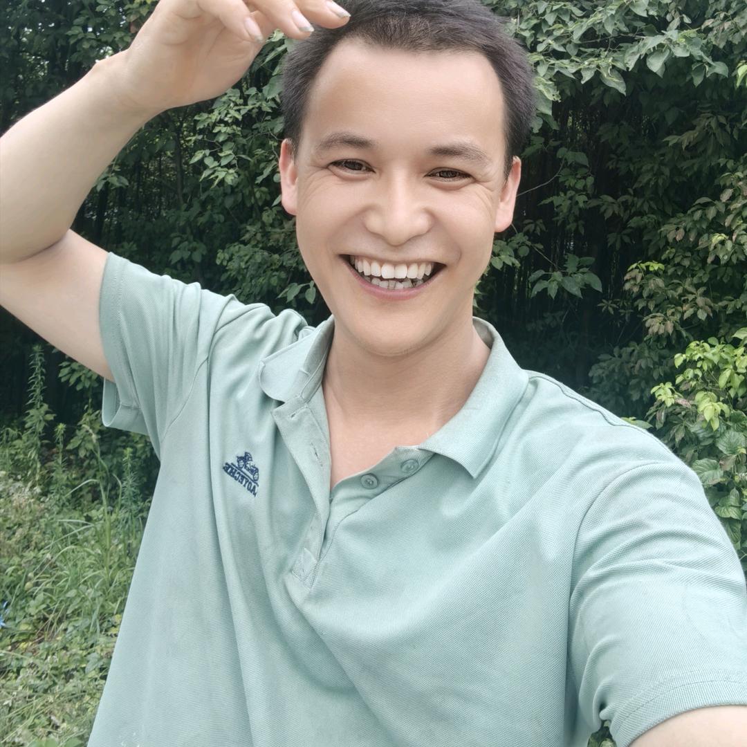 覃双双装饰