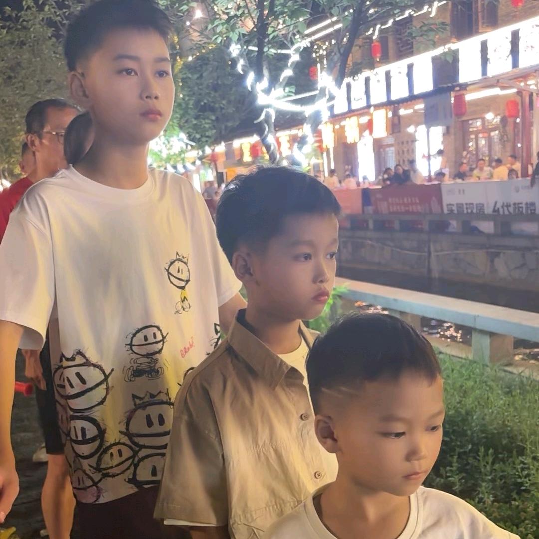 哥本是:💫🐲俗💤人