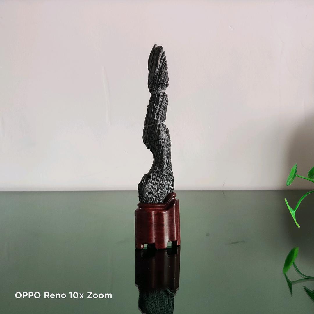 灵璧石轩萱奇石