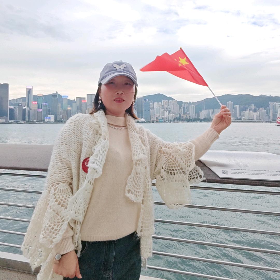 单眼皮的小姐姐