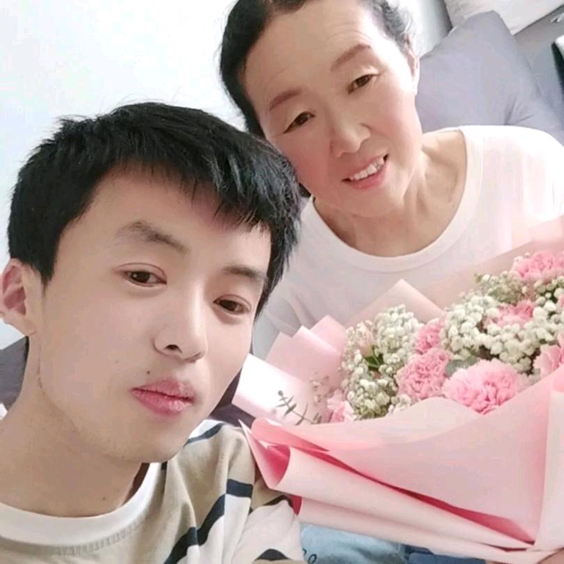 眼镜蛇大队长（自信即是巅峰）