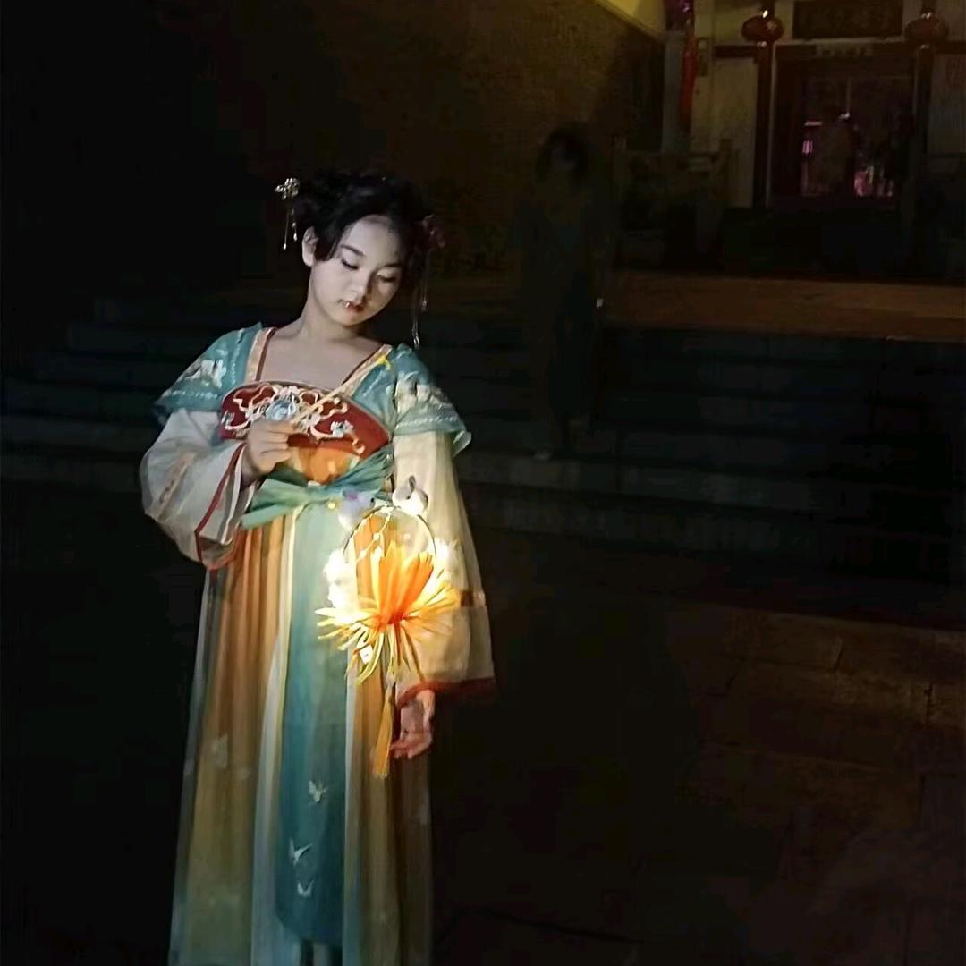 爱斯爱🉐冒泡☜