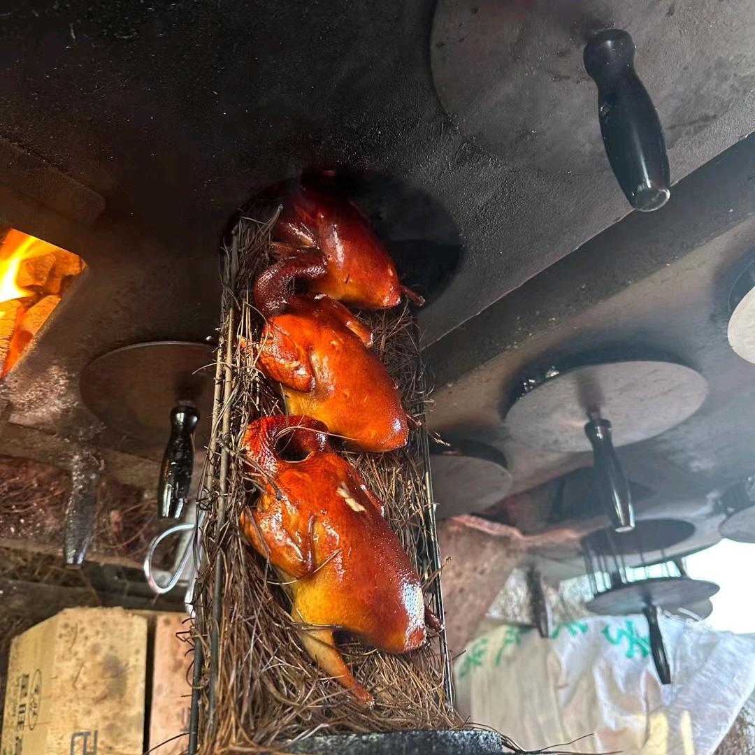 糊火炮.松毛乳鸽.酸牛肉（宜宾临港店）
