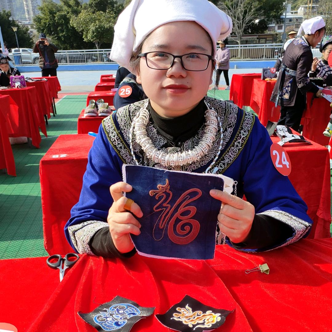 指尖非遗马尾绣店