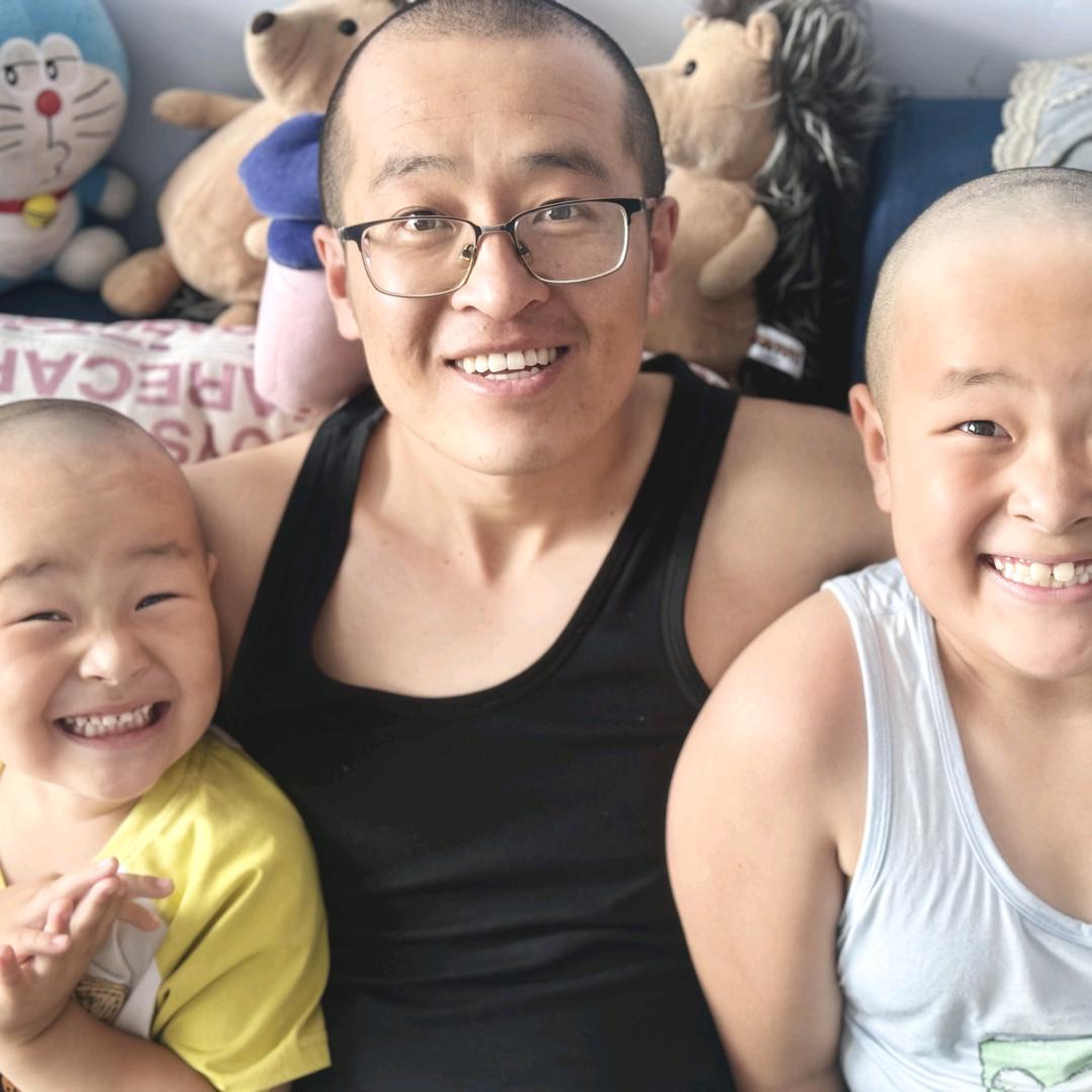 俩儿子他爹
