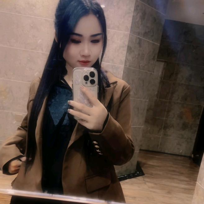 快乐女孩👧🎈💄❣️🌹❤️