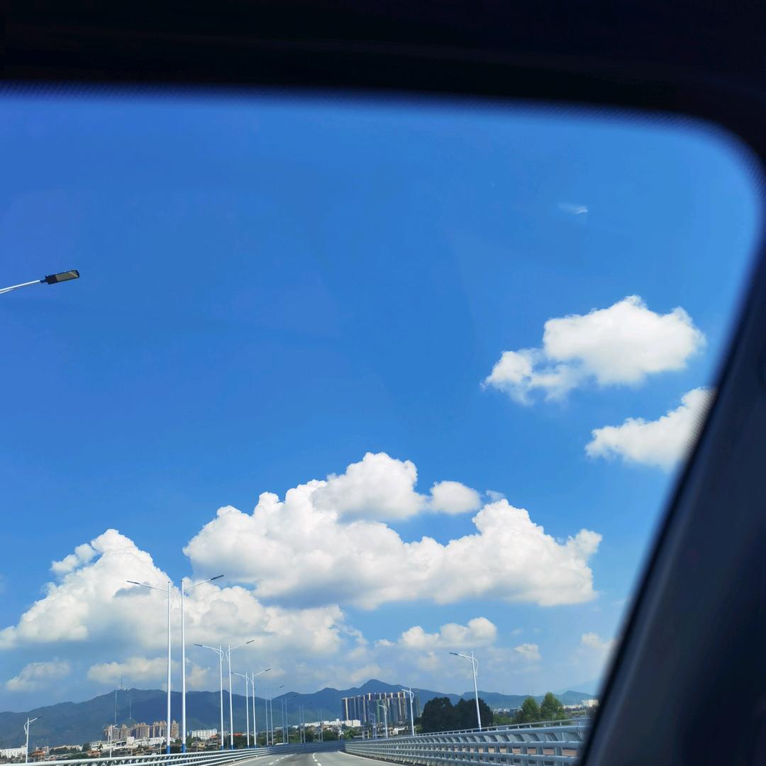 闪烁的天空