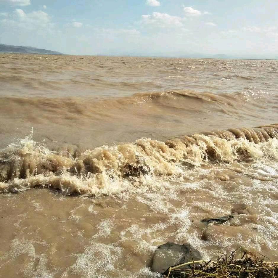 蓝天中的一片云