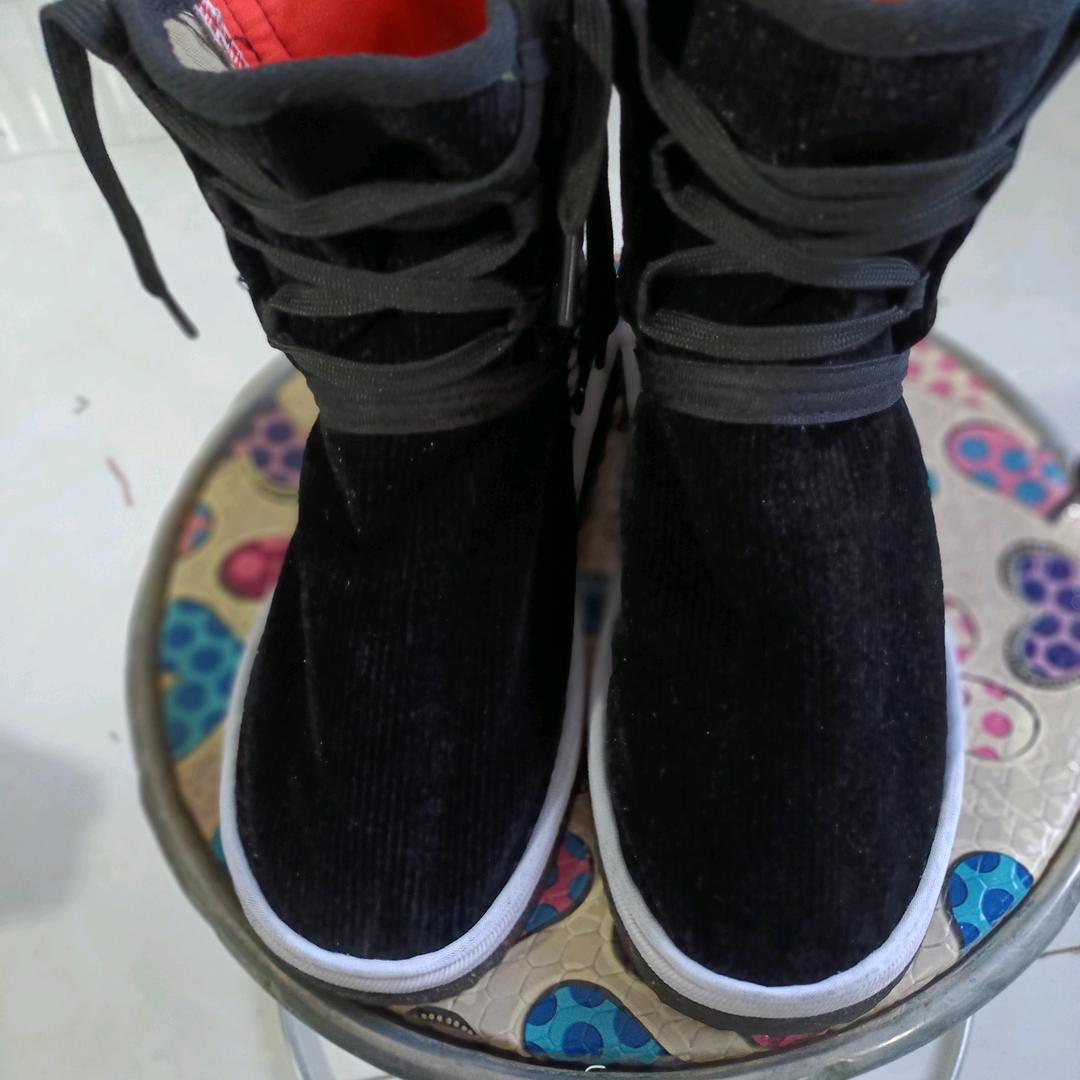 临河区王巧鞋店