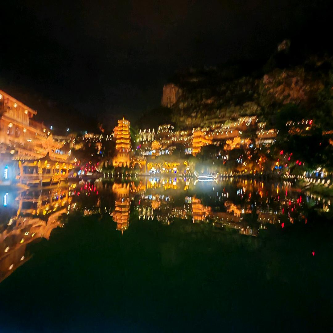 哥依然潇洒