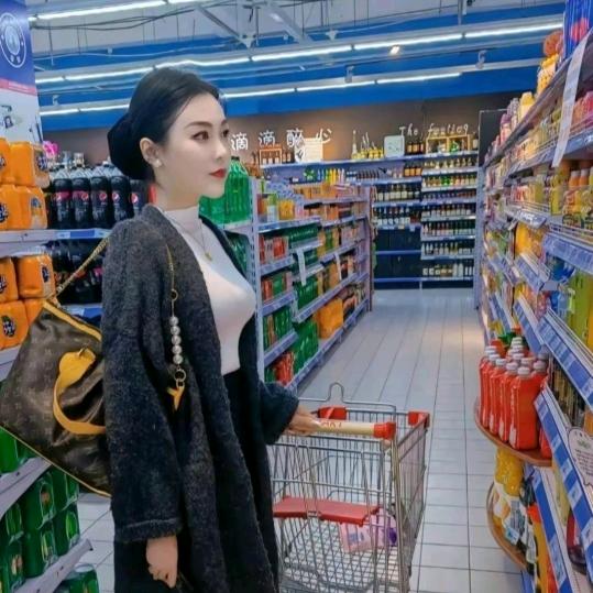 小亿