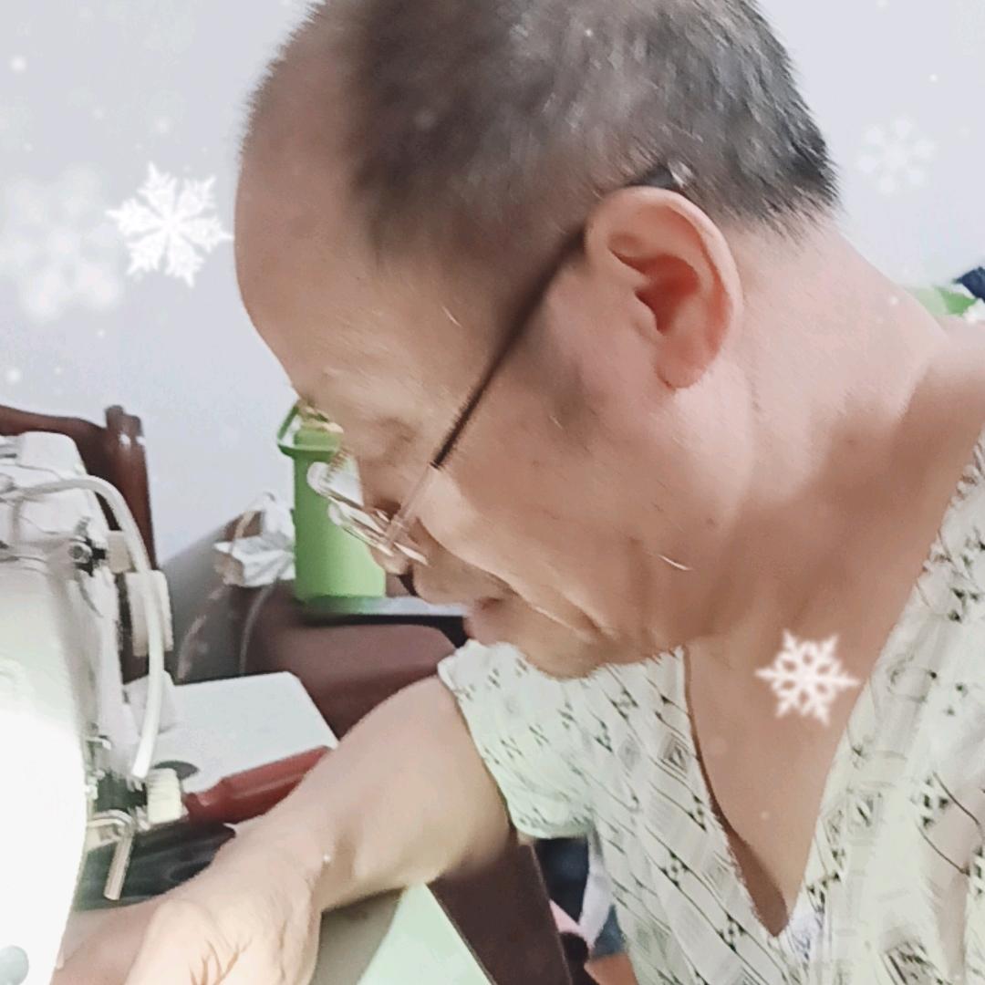 罗代文