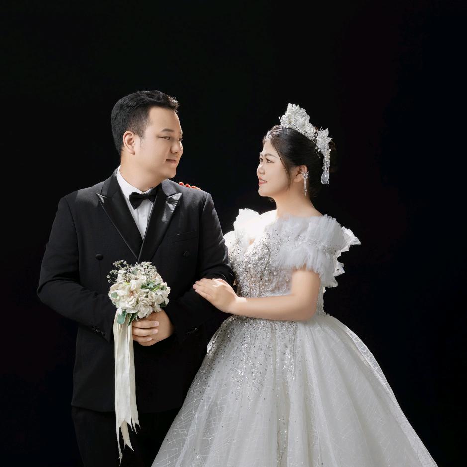 蓝桉已遇释槐鸟