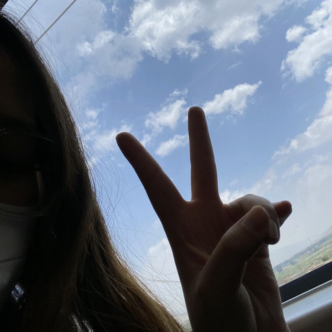 🤨。