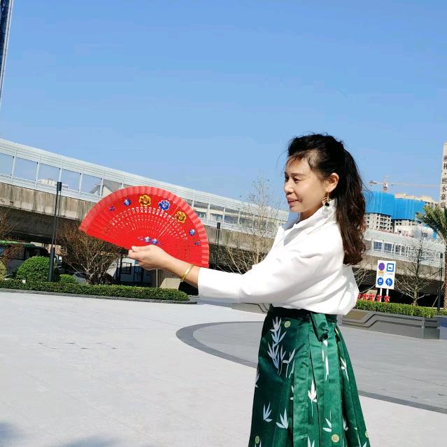 年年有余爱戏曲