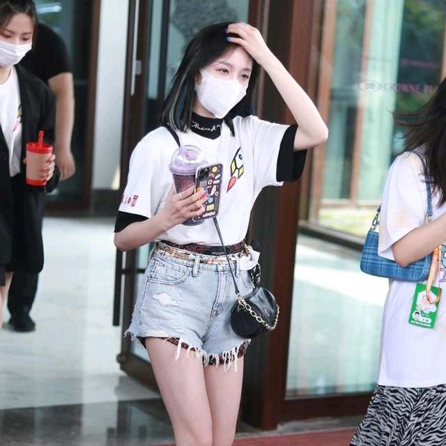 精选牛仔服饰