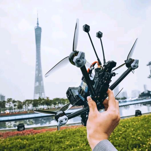 肥城青少年无人机冉教练（穿越机，固定翼）