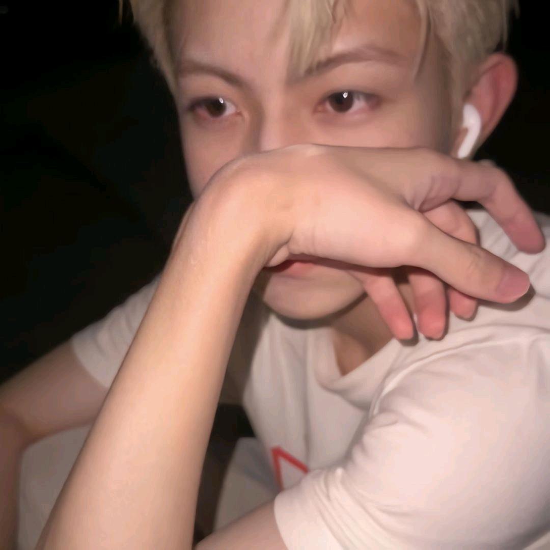 十二兽酒吧营销经理-小杨