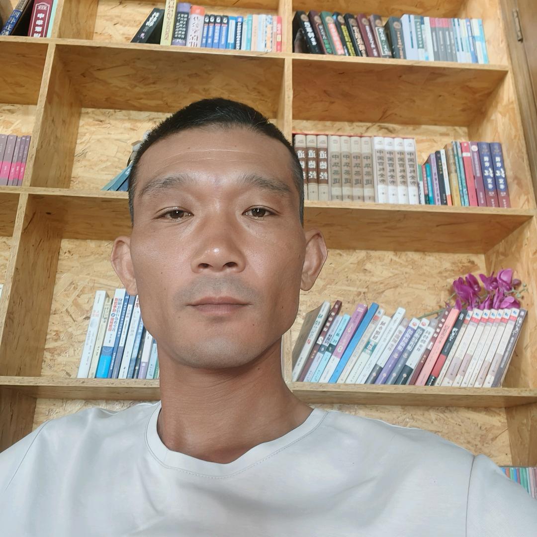 专业架子工。