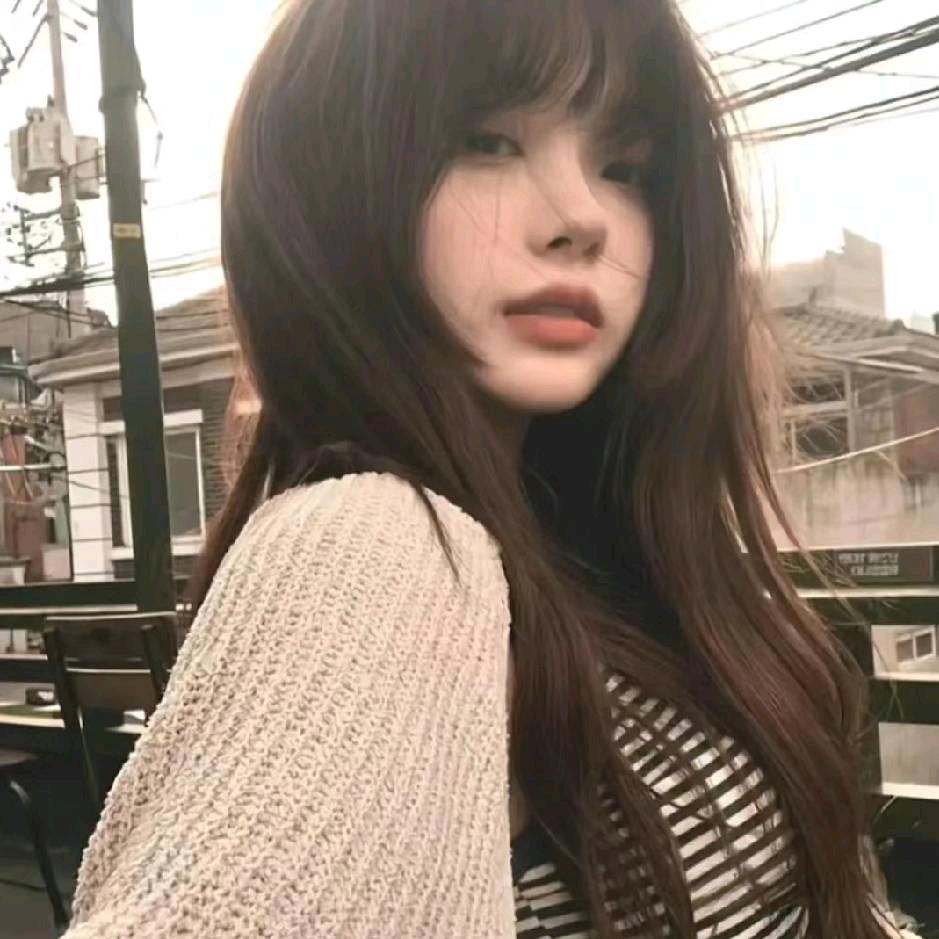 依诺爱吃冰淇淋^ω^