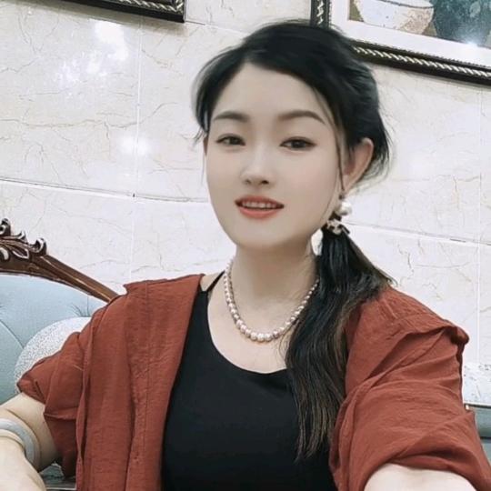 萍萍.