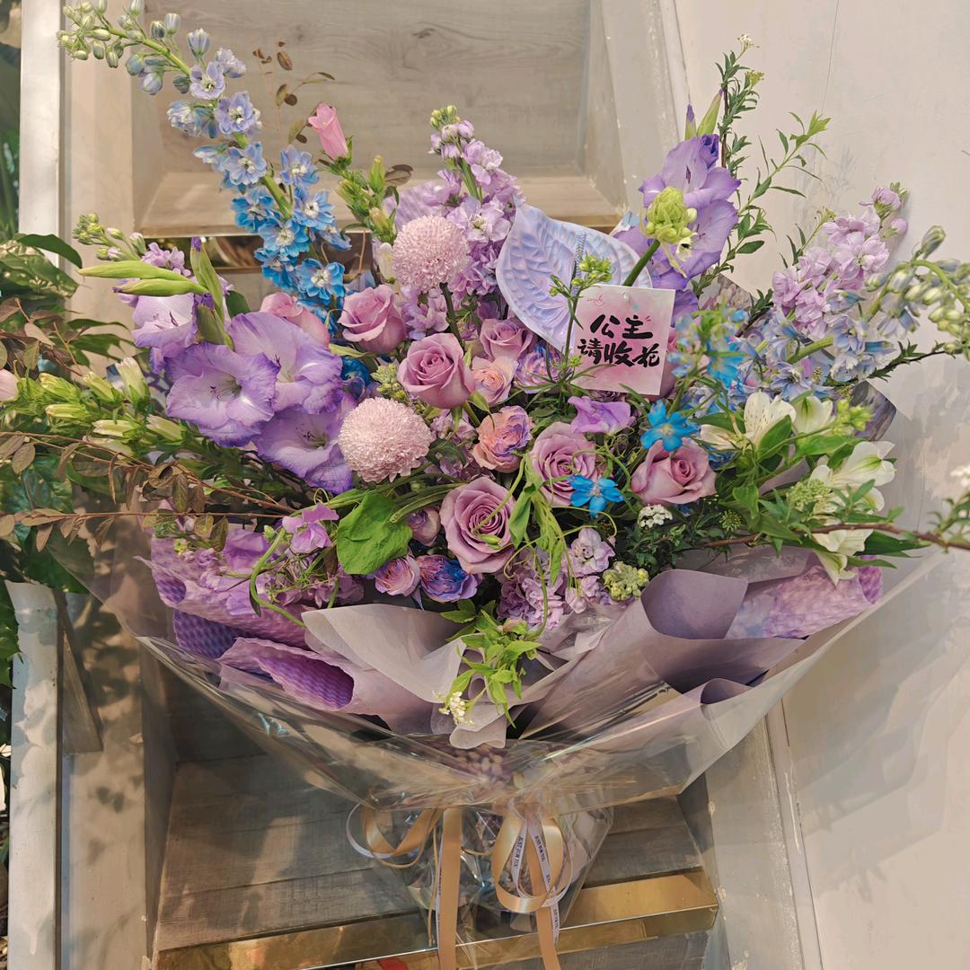 静宁县🌸唯美花园💫复🈴店鲜花+女装