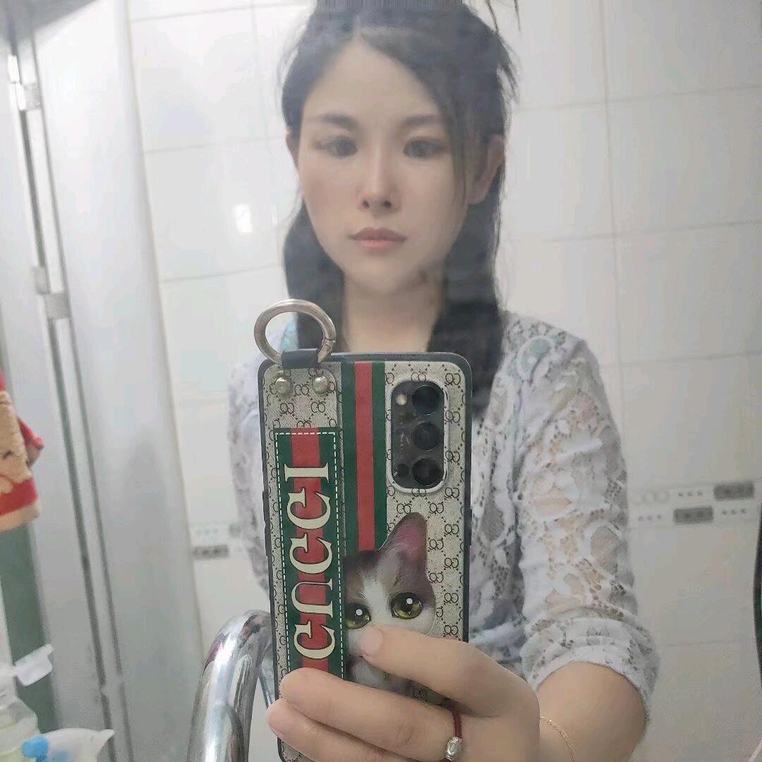 小霞霞