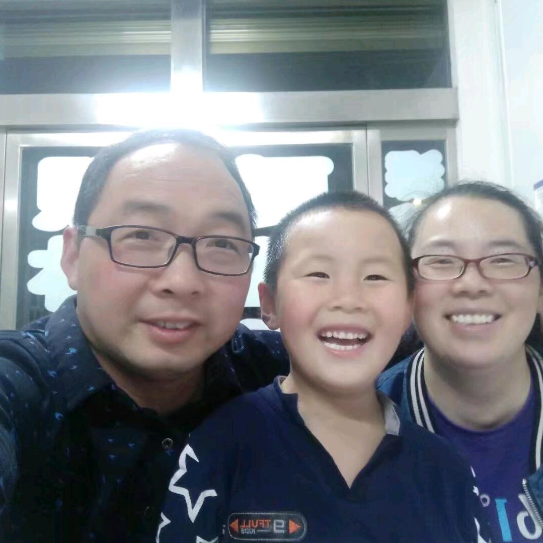 喜盈盈割台刘经理